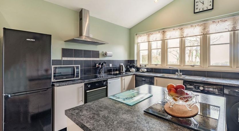 Photo of 3 Bed in Yarnscombe