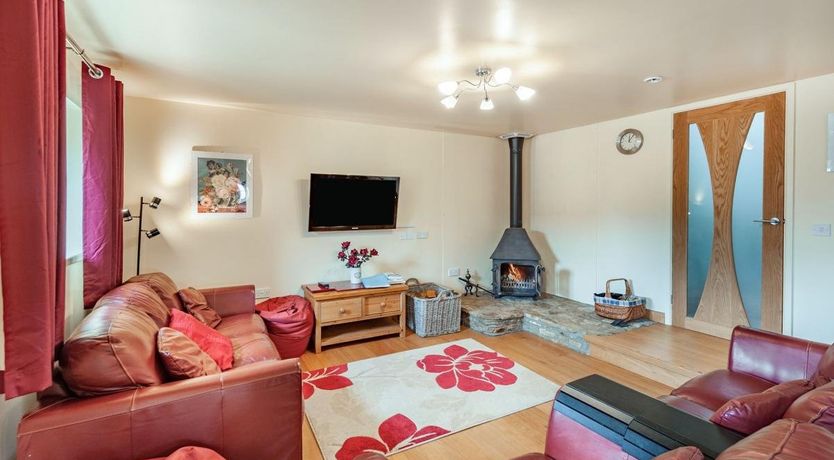 Photo of 3 Bed in Yarnscombe