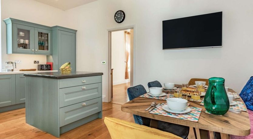 Photo of 4 Bed in Combe Martin