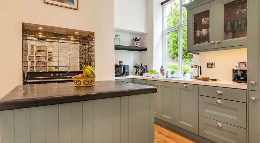 Photo of 4 Bed in Combe Martin