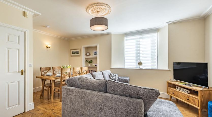 Photo of 3 Bed in Tenby