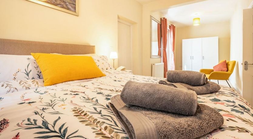 Photo of 3 Bed in Tenby