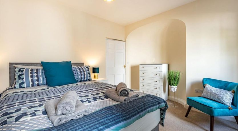 Photo of 3 Bed in Tenby