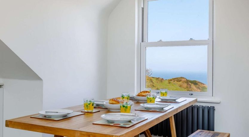 Photo of 3 Bed in Mortehoe