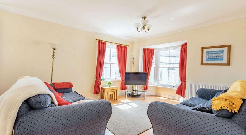 Photo of 3 Bed in Tenby