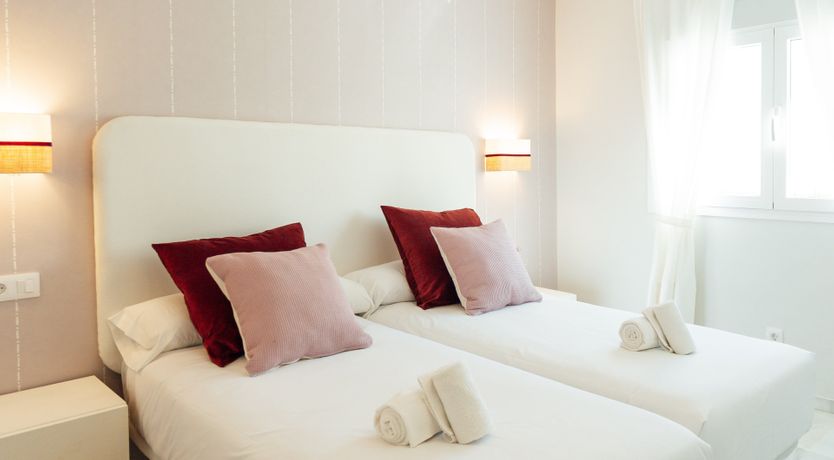 Photo of Gilded Jade