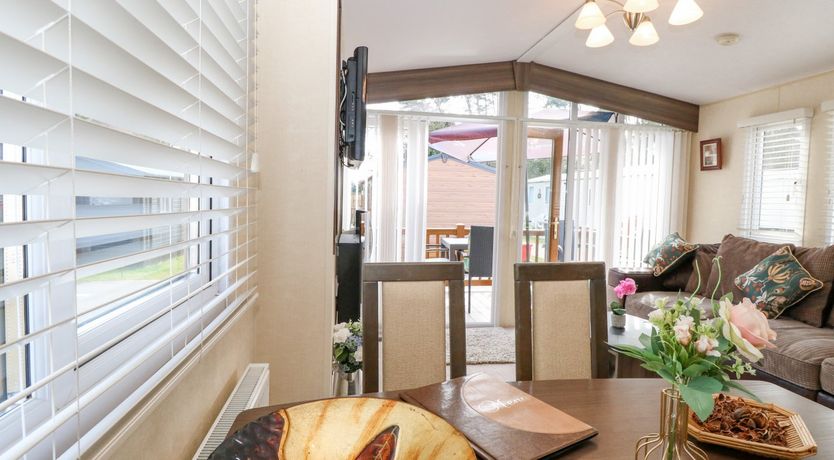 Photo of Audrey's Lodge, Foxburrow Hang