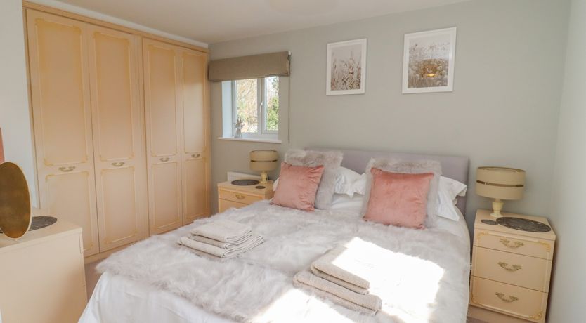 Photo of Robellen Corner