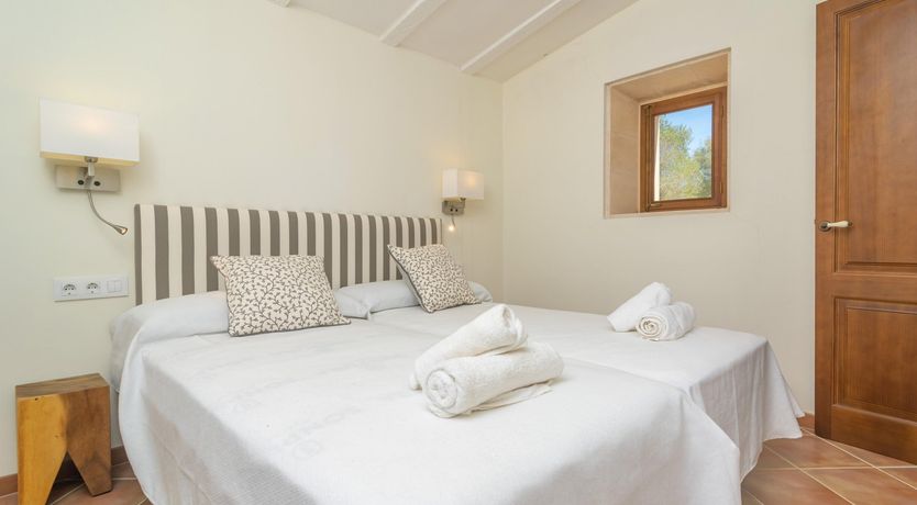 Photo of Emerald Waters