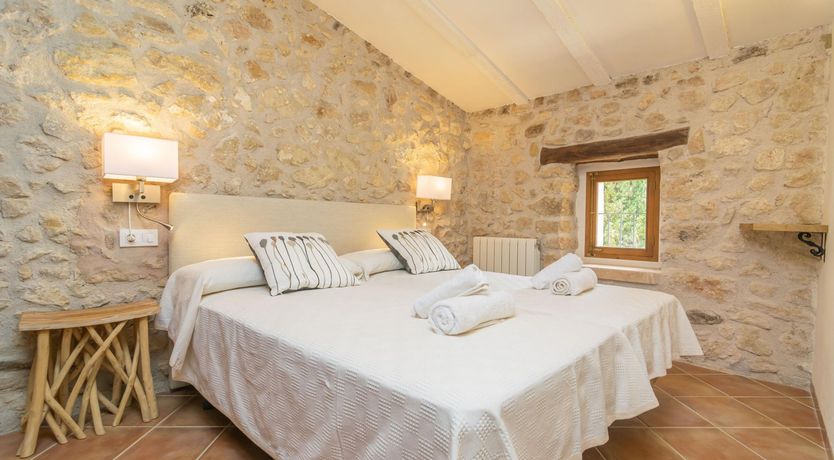 Photo of Emerald Waters