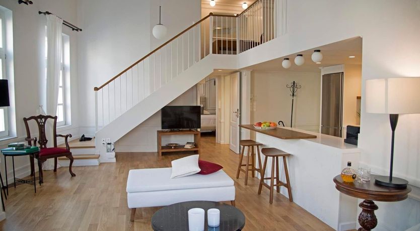 Photo of Acropolis Rise