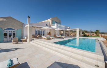 Azure & Aquamarine Holiday Home