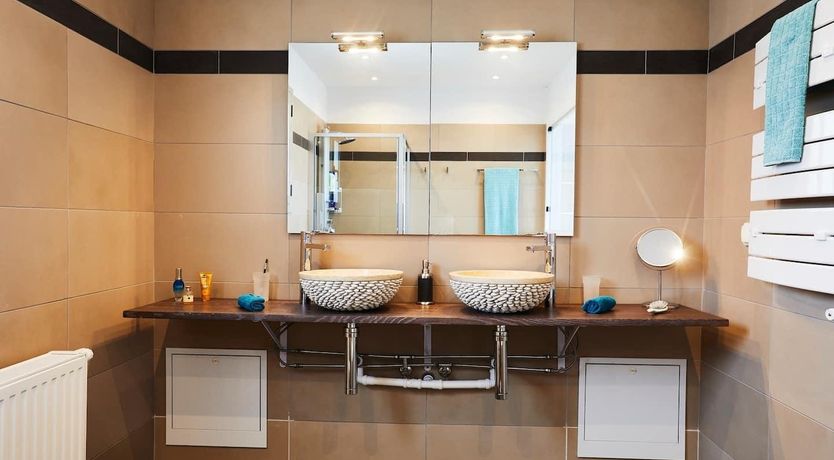 Photo of Far And Wide