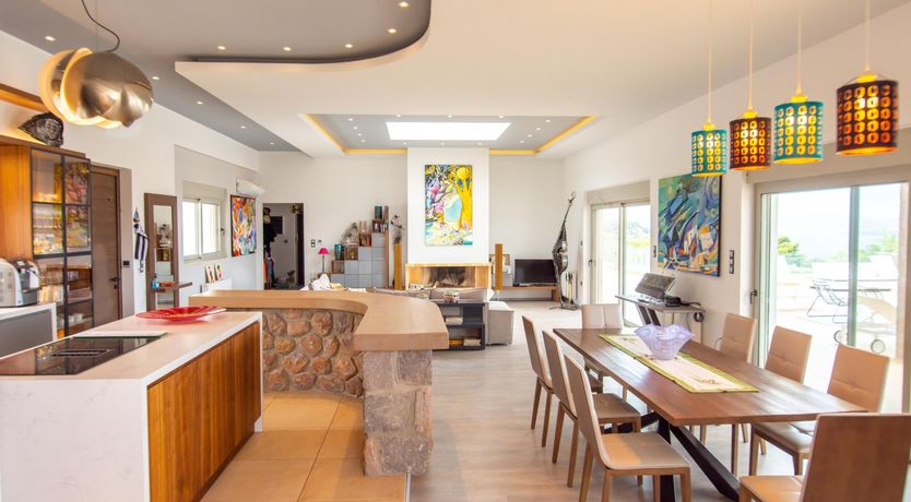 Photo of Far And Wide