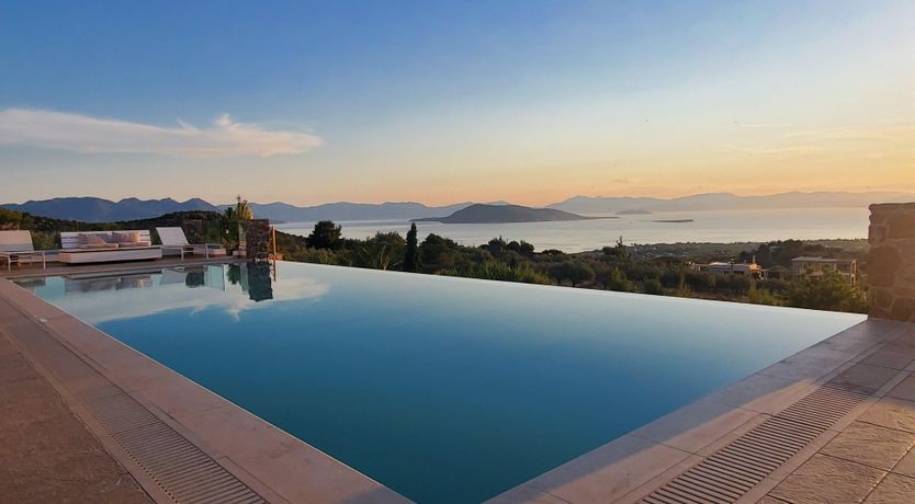 Photo of Far And Wide