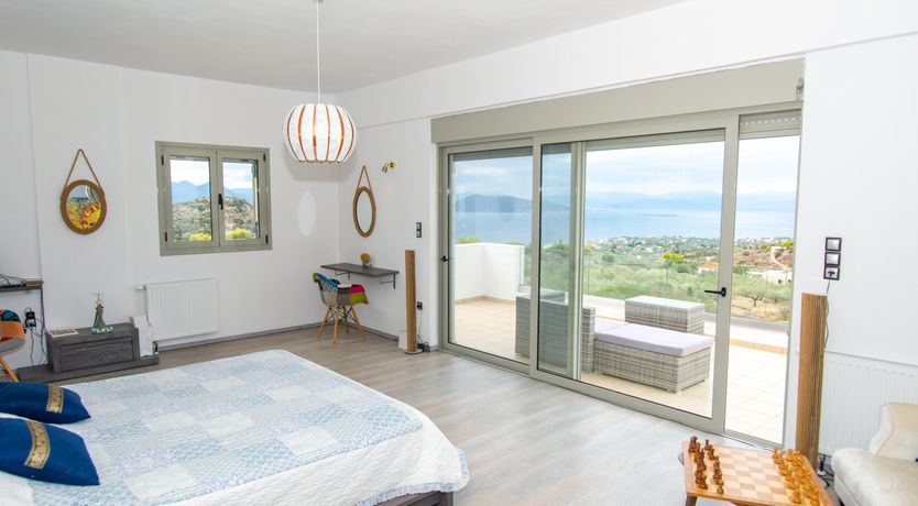 Photo of Far And Wide