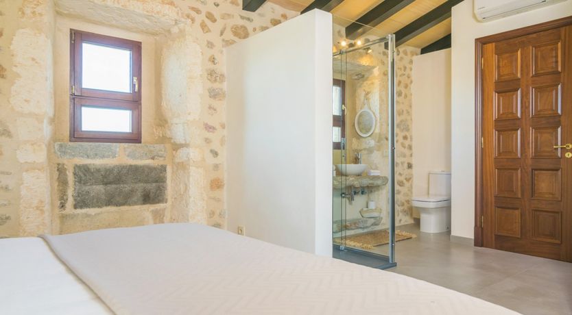 Photo of Alcoves & Archways