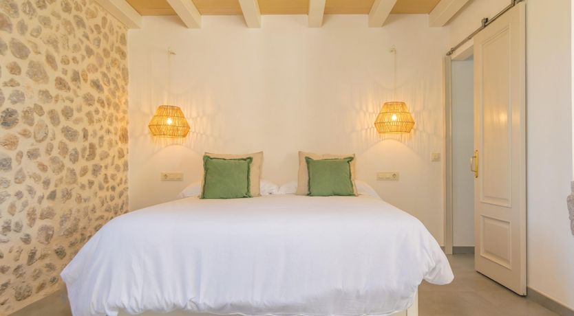 Photo of Alcoves & Archways