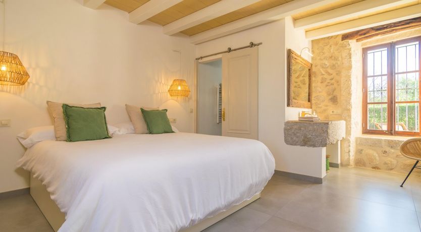 Photo of Alcoves & Archways