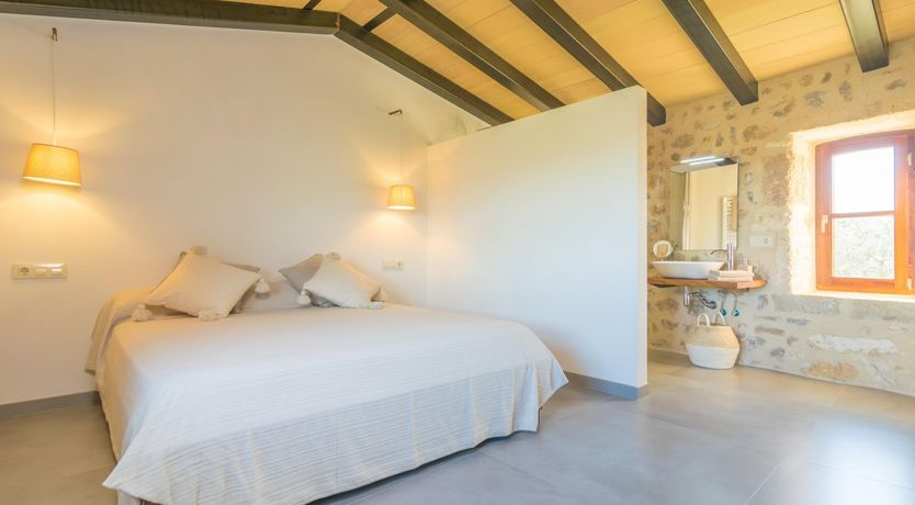 Photo of Alcoves & Archways