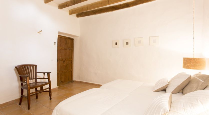 Photo of Needle In The Hay