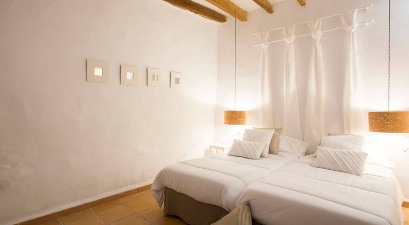 Photo of Needle In The Hay