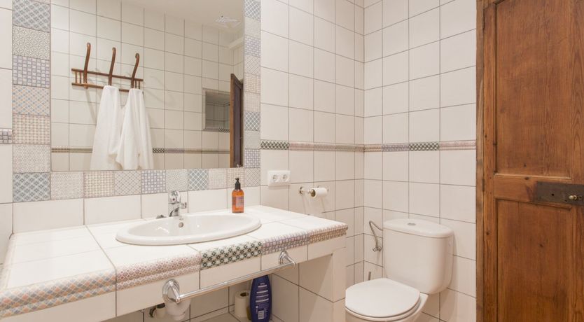 Photo of Needle In The Hay