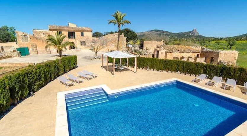 Photo of Needle In The Hay