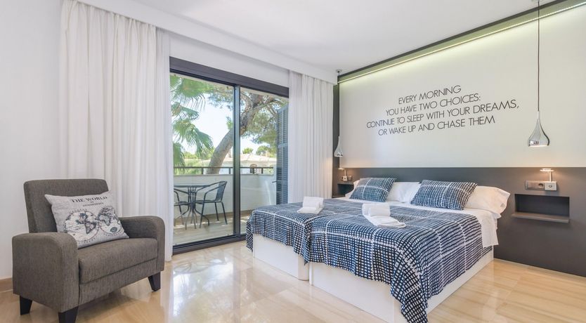 Photo of Gaze Into Cyan