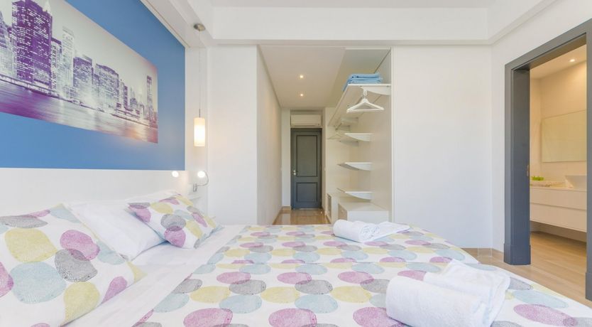 Photo of Gaze Into Cyan