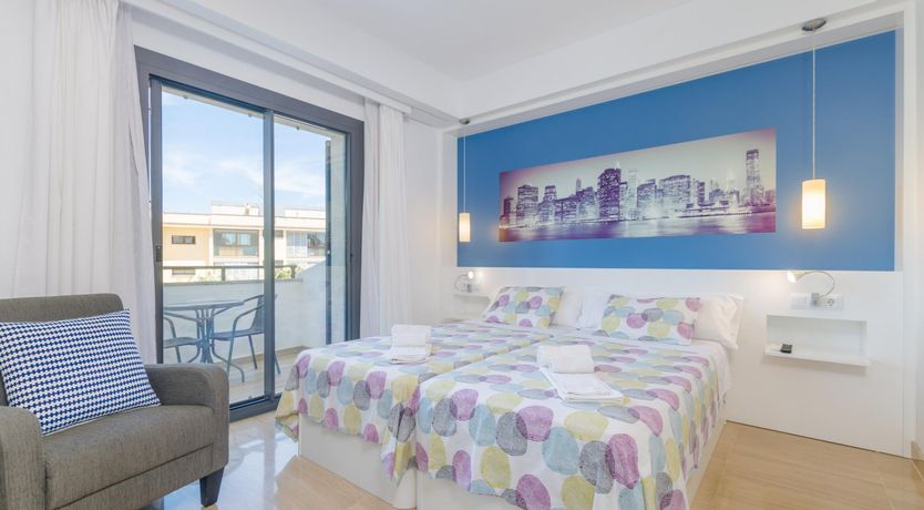 Photo of Gaze Into Cyan