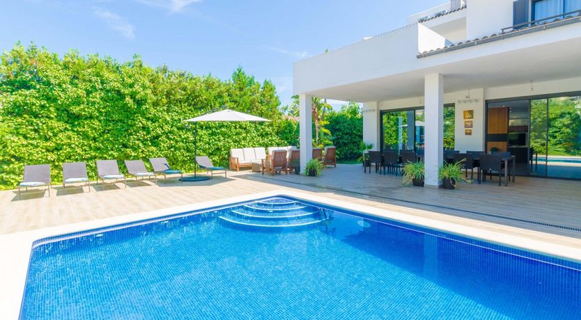 Photo of Gaze Into Cyan