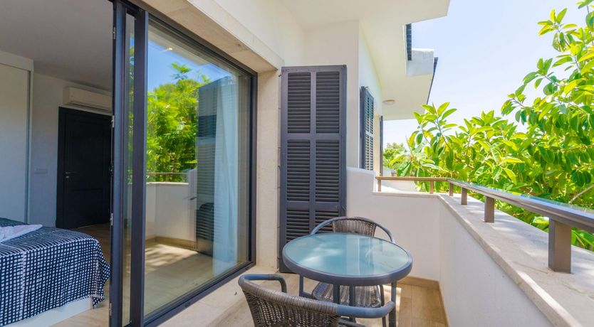 Photo of Gaze Into Cyan