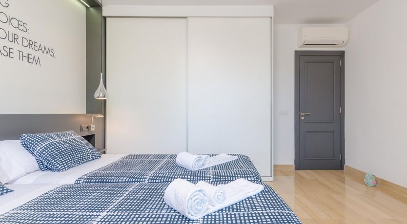 Photo of Gaze Into Cyan