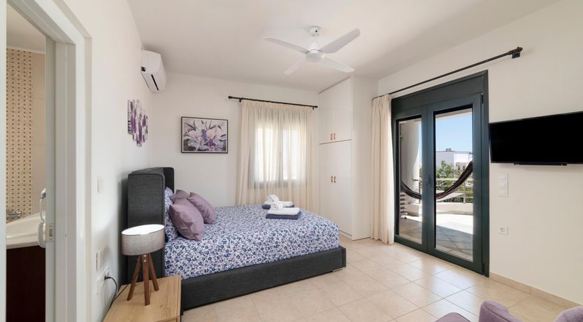 Photo of Arokaria Adagio