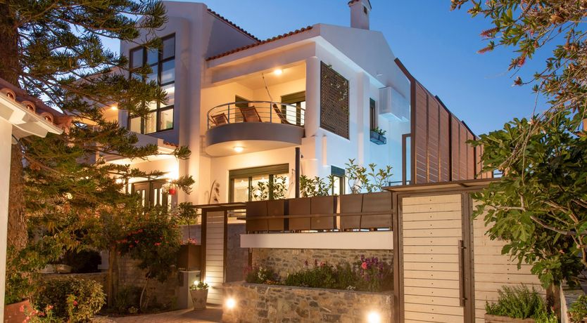 Photo of Arokaria Adagio