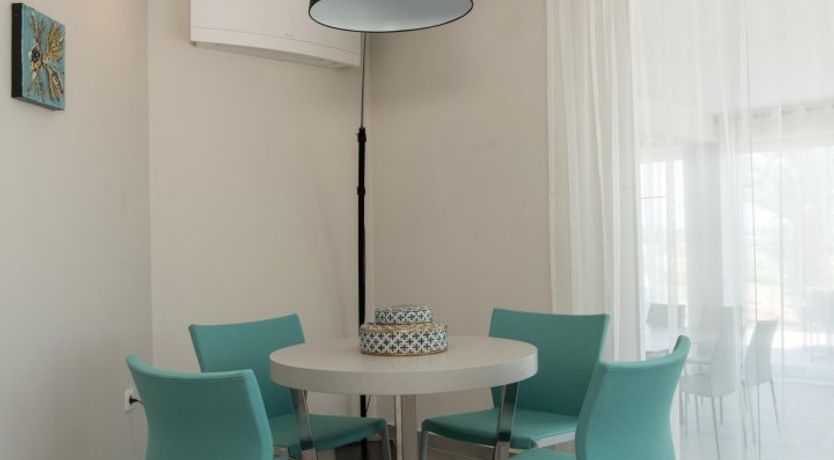 Photo of Blue & Lily White