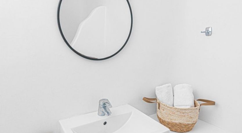 Photo of Walls Of Sunshine