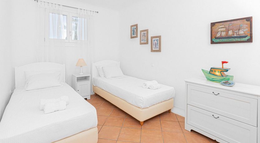 Photo of Walls Of Sunshine