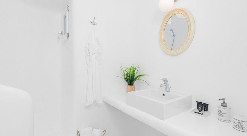 Photo of Walls Of Sunshine