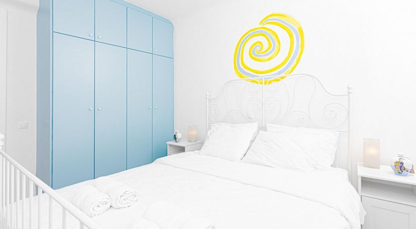 Photo of Walls Of Sunshine