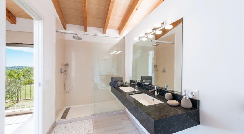 Photo of Land Of Green