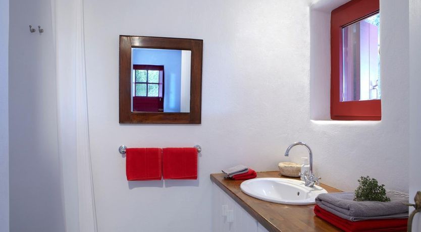 Photo of Harmony Scarlet