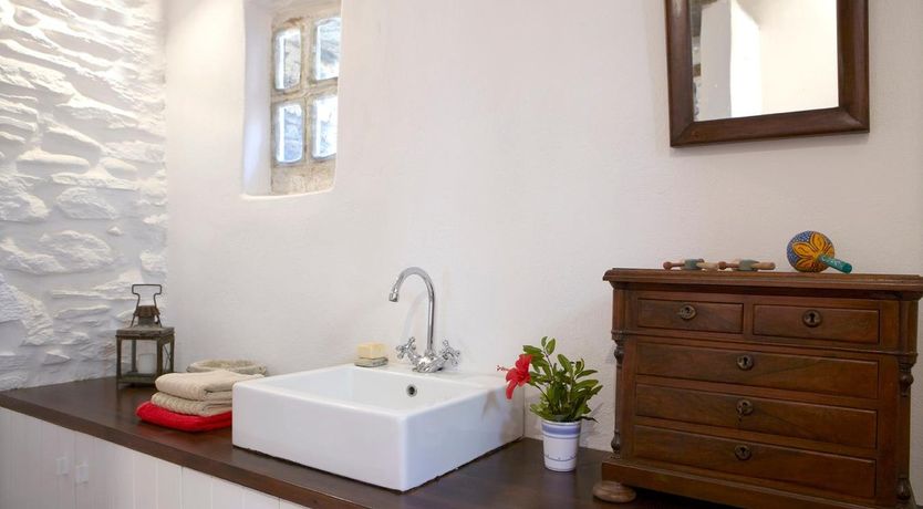 Photo of Harmony Scarlet