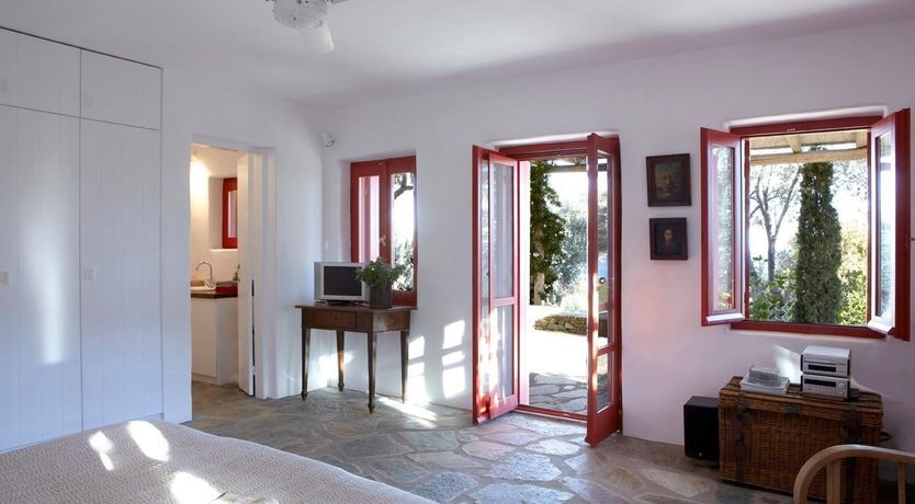 Photo of Harmony Scarlet