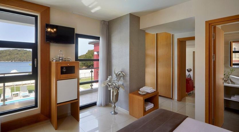 Photo of Sand & Pebbles