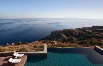 Clifftop Tranquility Villa