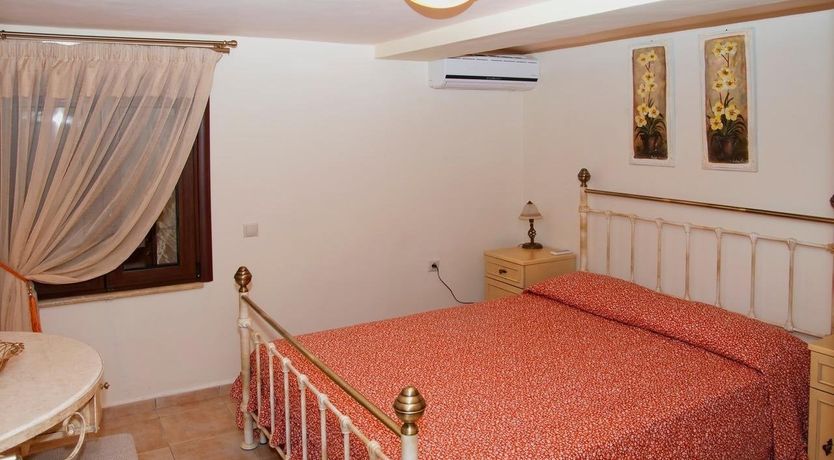 Photo of Iron & Stone