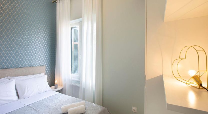 Photo of Goldfinch Glint