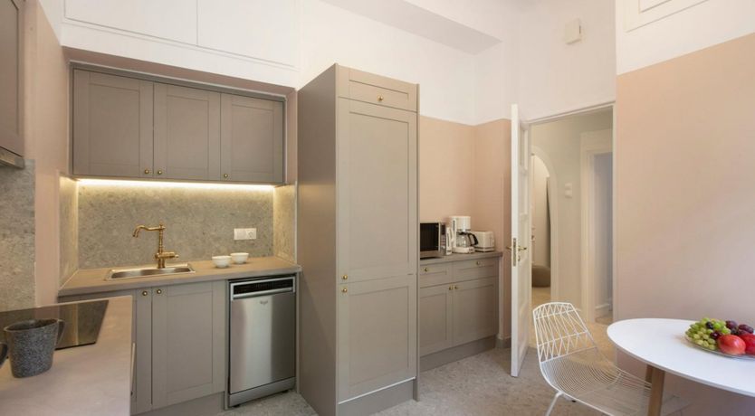 Photo of Goldfinch Glint